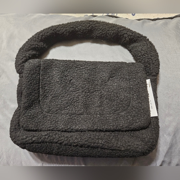 Mixit Handbags - NWT! Black sherpa mixit handbag!